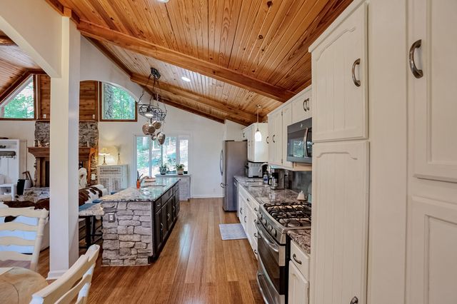 105 Nathan Forest Ct, Hendersonville, TN 37075