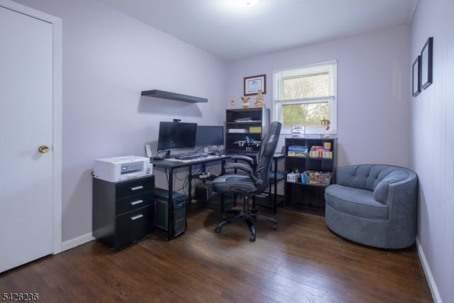 10 Birch Dr, Newton Town, NJ 07860