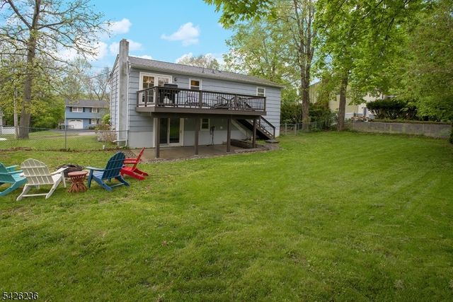 10 Birch Dr, Newton Town, NJ 07860