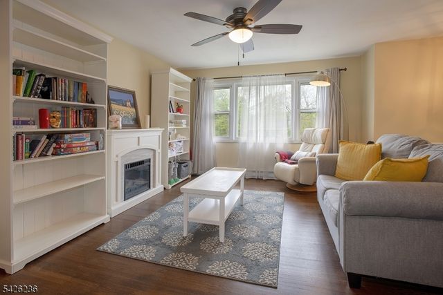 10 Birch Dr, Newton Town, NJ 07860