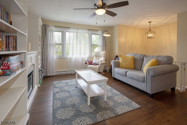 10 Birch Dr, Newton Town, NJ 07860