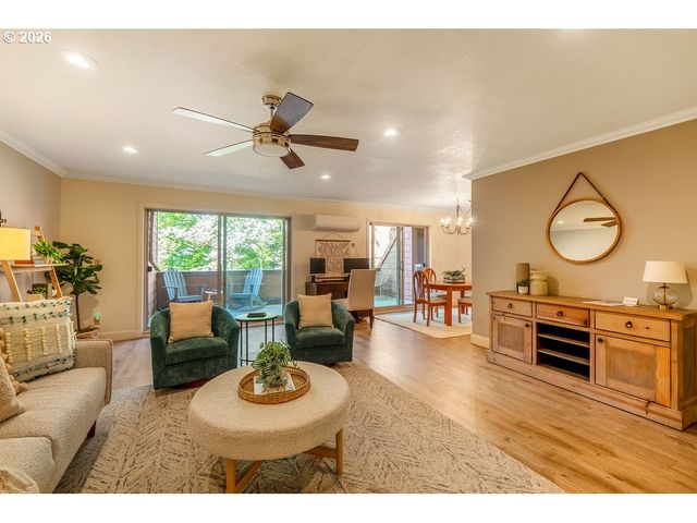 112 OSWEGO Smt, Lake Oswego, OR 97035