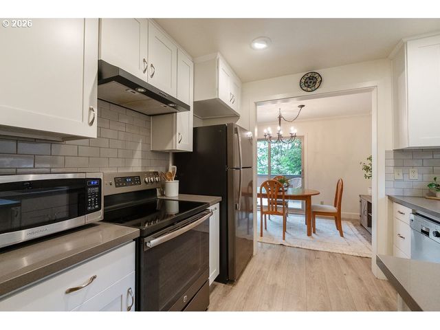 112 OSWEGO Smt, Lake Oswego, OR 97035