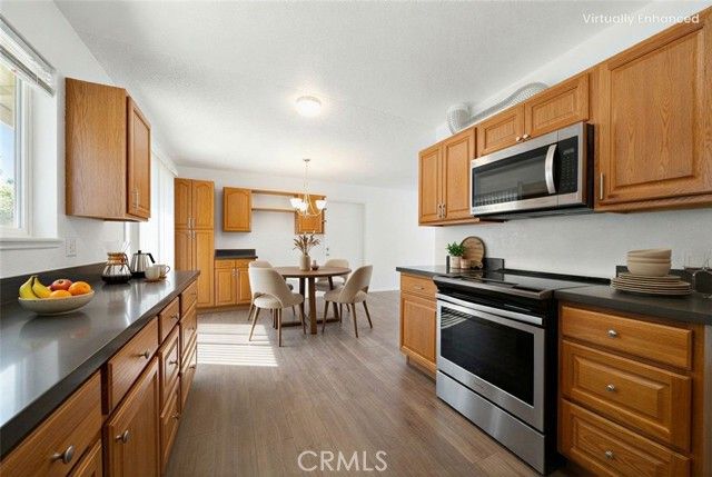 1911 N Summit, Pasadena, CA 91103