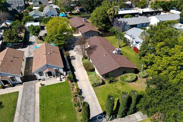 1911 N Summit, Pasadena, CA 91103