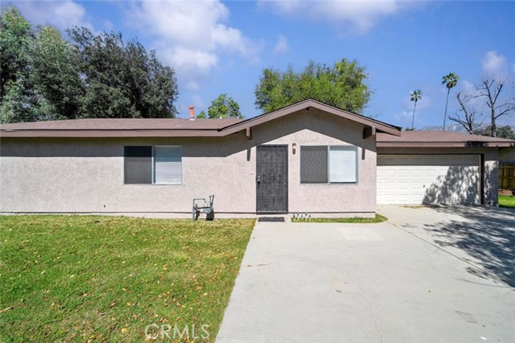 1911 N Summit, Pasadena, CA 91103
