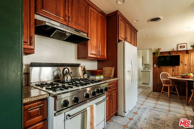 5640 Greenbush Avenue, Los Angeles, CA 91401
