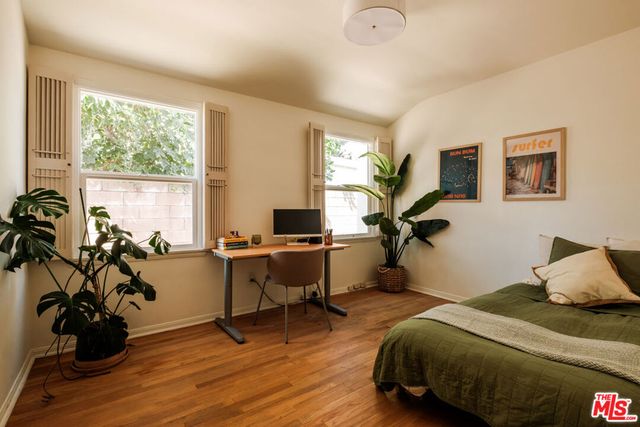 5640 Greenbush Avenue, Los Angeles, CA 91401
