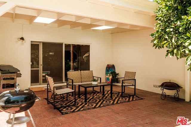 5640 Greenbush Avenue, Los Angeles, CA 91401