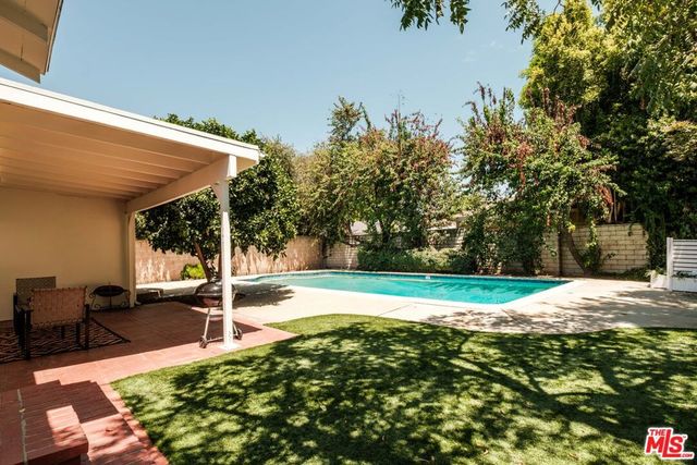 5640 Greenbush Avenue, Los Angeles, CA 91401