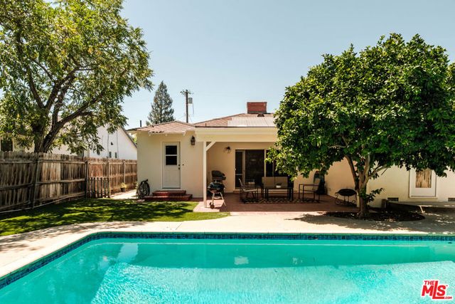 5640 Greenbush Avenue, Los Angeles, CA 91401