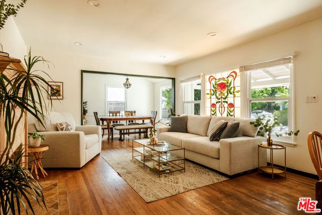 5640 Greenbush Avenue, Los Angeles, CA 91401