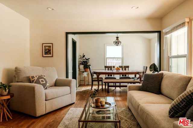 5640 Greenbush Avenue, Los Angeles, CA 91401
