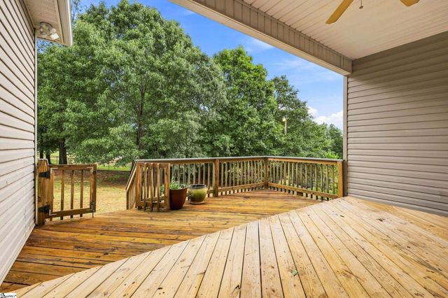 608 Mandeville Drive, Boiling Springs, SC 29316