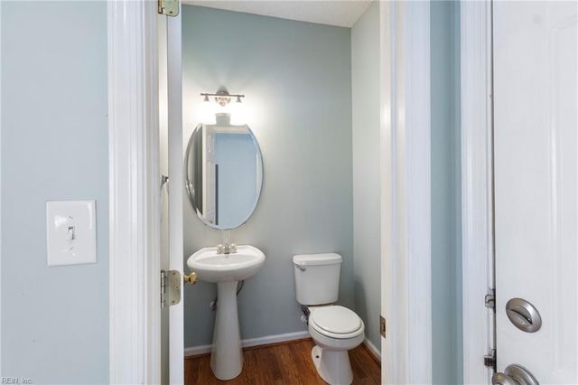 103 Kevin CT, Yorktown, VA 23692