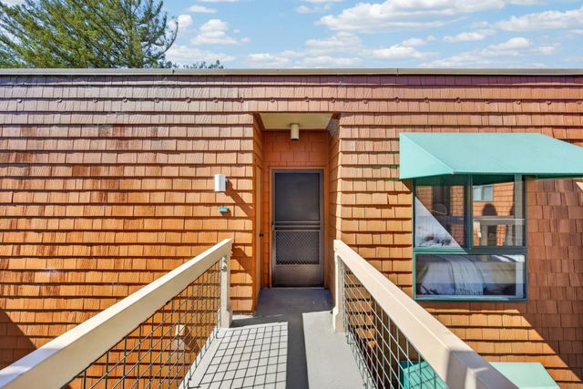 4250 El Camino Real B318, Palo Alto, CA 94306