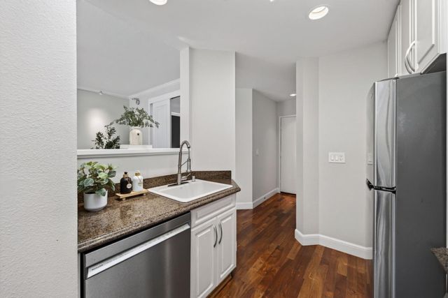 4250 El Camino Real B318, Palo Alto, CA 94306
