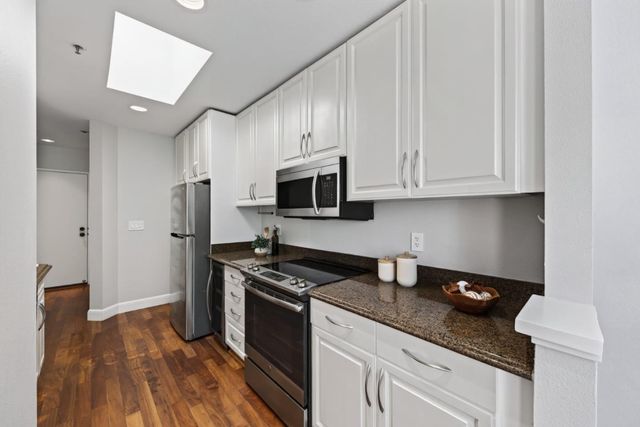 4250 El Camino Real B318, Palo Alto, CA 94306