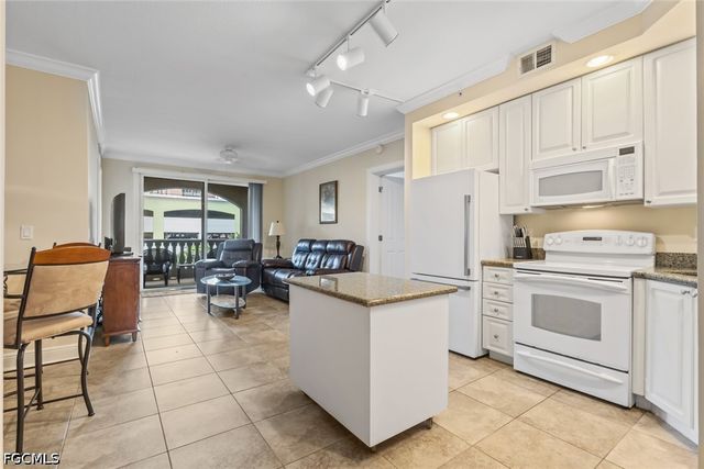 2825 Palm Beach BLVD 203, Fort Myers, FL 33916