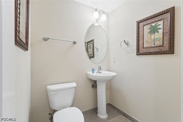 2825 Palm Beach BLVD 203, Fort Myers, FL 33916