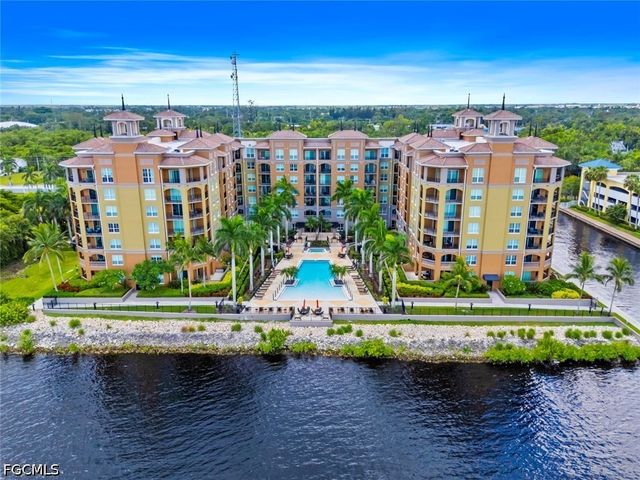 2825 Palm Beach BLVD 203, Fort Myers, FL 33916