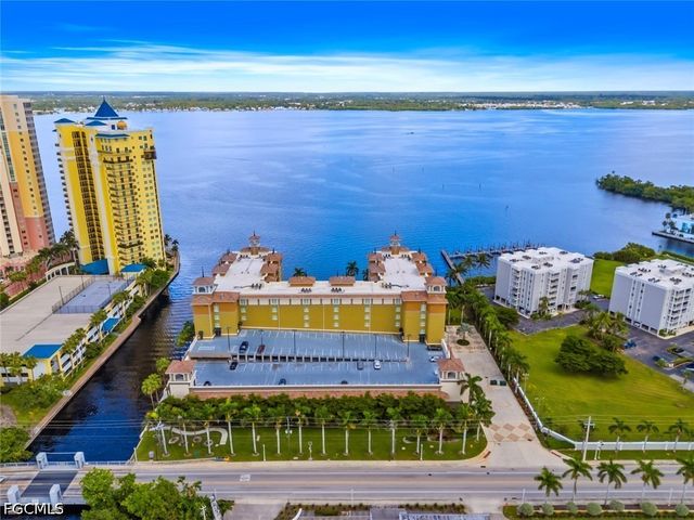 2825 Palm Beach BLVD 203, Fort Myers, FL 33916
