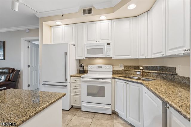 2825 Palm Beach BLVD 203, Fort Myers, FL 33916