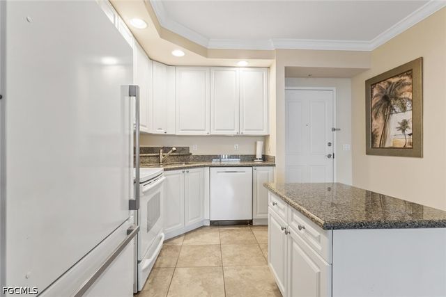 2825 Palm Beach BLVD 203, Fort Myers, FL 33916