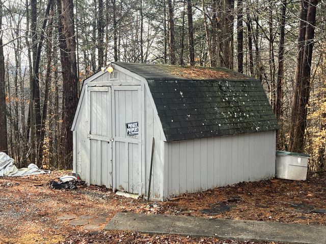 1572 Ivy Branch DR, Blue Ridge, VA 24064