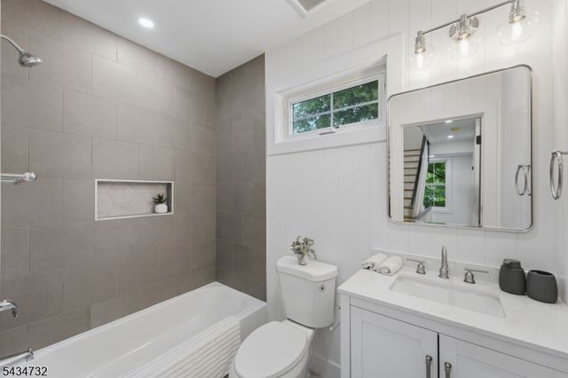 166 Lincoln St, Montclair Twp., NJ 07042