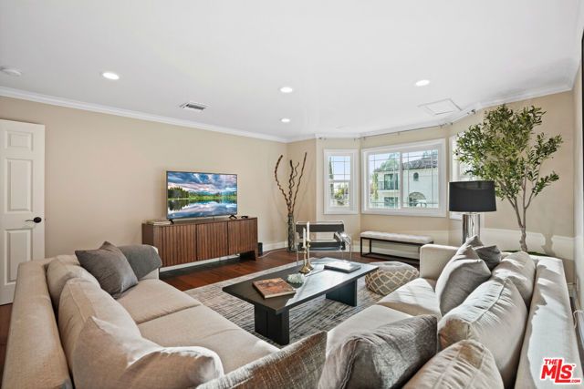 515 S Via Montana, Burbank, CA 91501