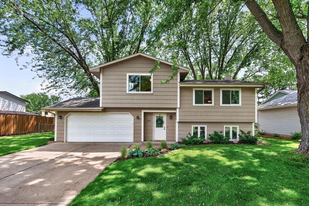 4748 107th Avenue NE, Circle Pines, MN 55014