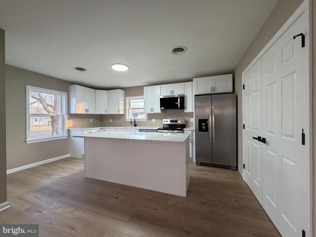 1906 HARBOR DR, Chester, MD 21619