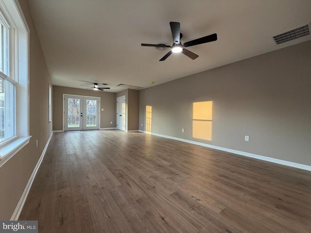 1906 HARBOR DR, Chester, MD 21619