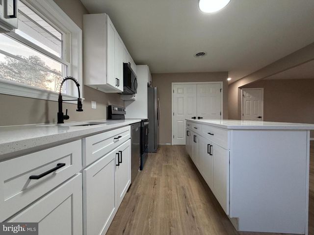 1906 HARBOR DR, Chester, MD 21619