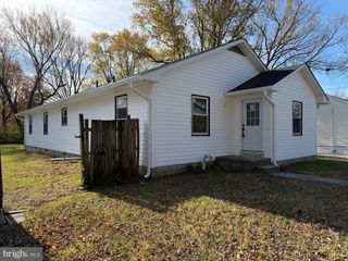 1906 HARBOR DR, Chester, MD 21619