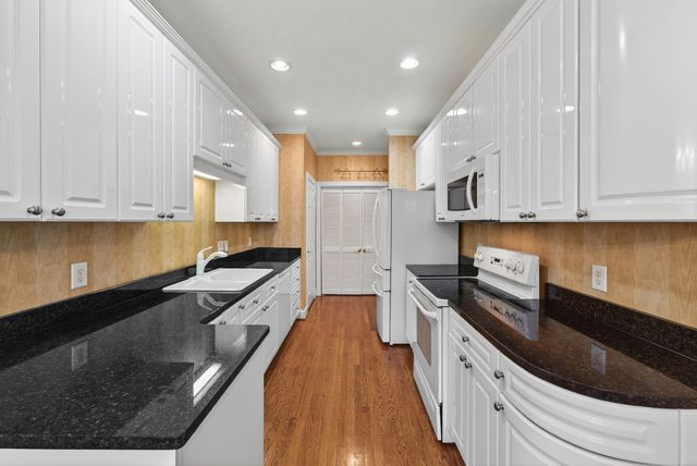 5601 Cloverland Dr Apt 118, Brentwood, TN 37027