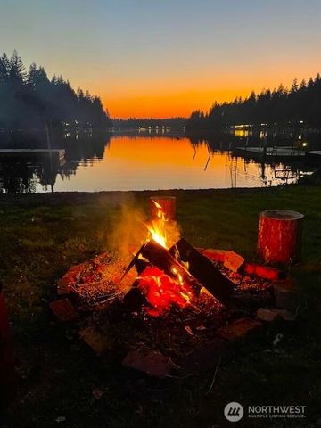 70 E Weymouth Place, Shelton, WA 98584