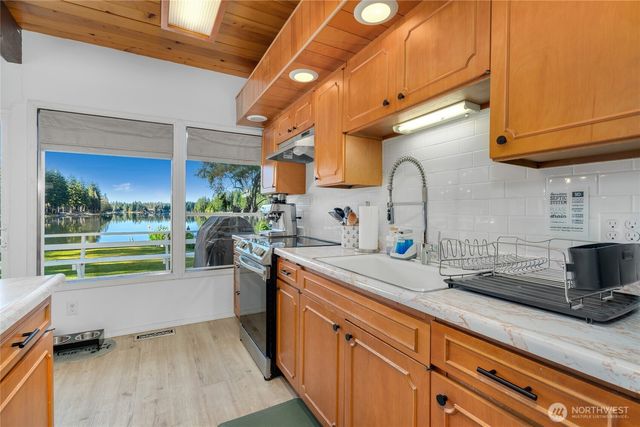 70 E Weymouth Place, Shelton, WA 98584