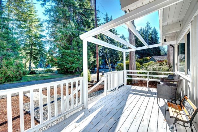 70 E Weymouth Place, Shelton, WA 98584