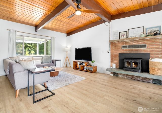 70 E Weymouth Place, Shelton, WA 98584