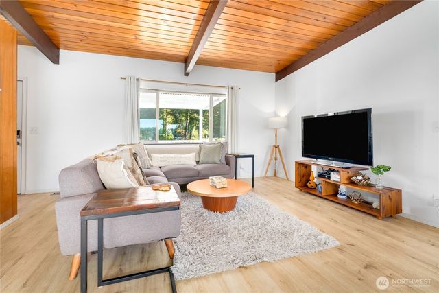 70 E Weymouth Place, Shelton, WA 98584