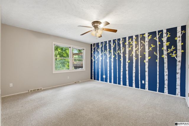 409 Martin Drive N, Bellevue, NE 68005