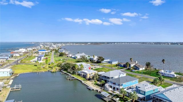 316 Copano Ridge Road, Rockport, TX 78382