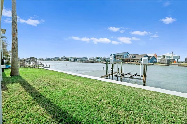 316 Copano Ridge Road, Rockport, TX 78382