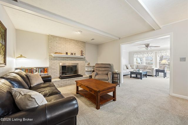 6530 Manassas Dr, Pewee Valley, KY 40056