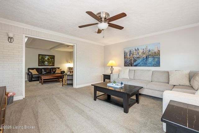 6530 Manassas Dr, Pewee Valley, KY 40056