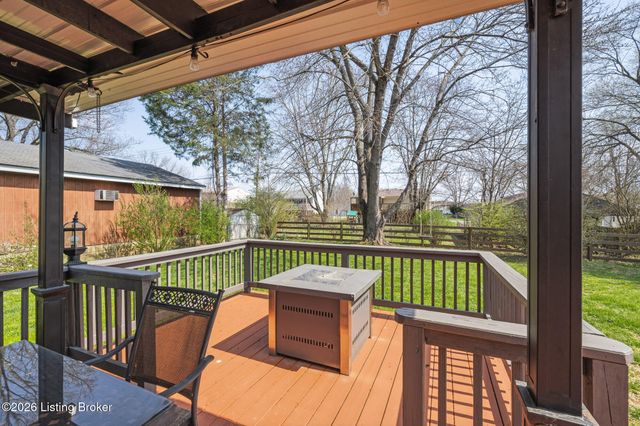 6530 Manassas Dr, Pewee Valley, KY 40056