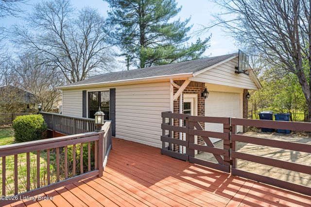 6530 Manassas Dr, Pewee Valley, KY 40056