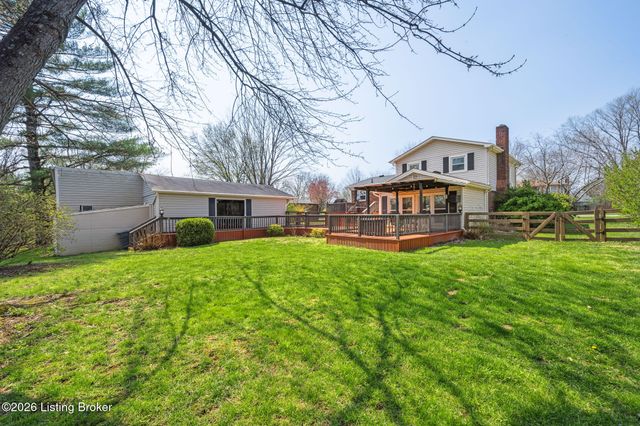 6530 Manassas Dr, Pewee Valley, KY 40056